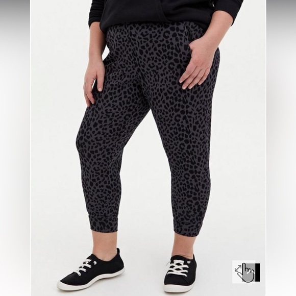 Torrid Leopard Print Relaxed Fit Jogger Lightweight
Ponte Mid-Rise Pants - Picture 1 of 8